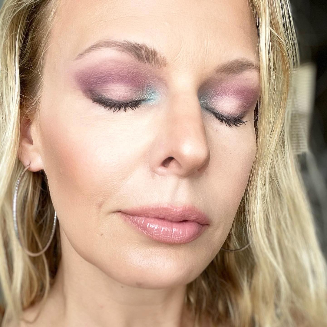 How-To Apply This Multicolor Eye Look Using Farmasi Makeup